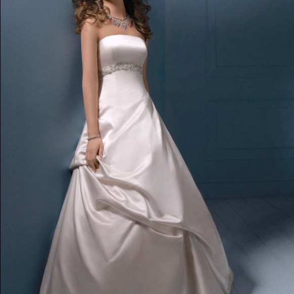 Duchesse Satin Wedding Dress - Picture 1 of 5